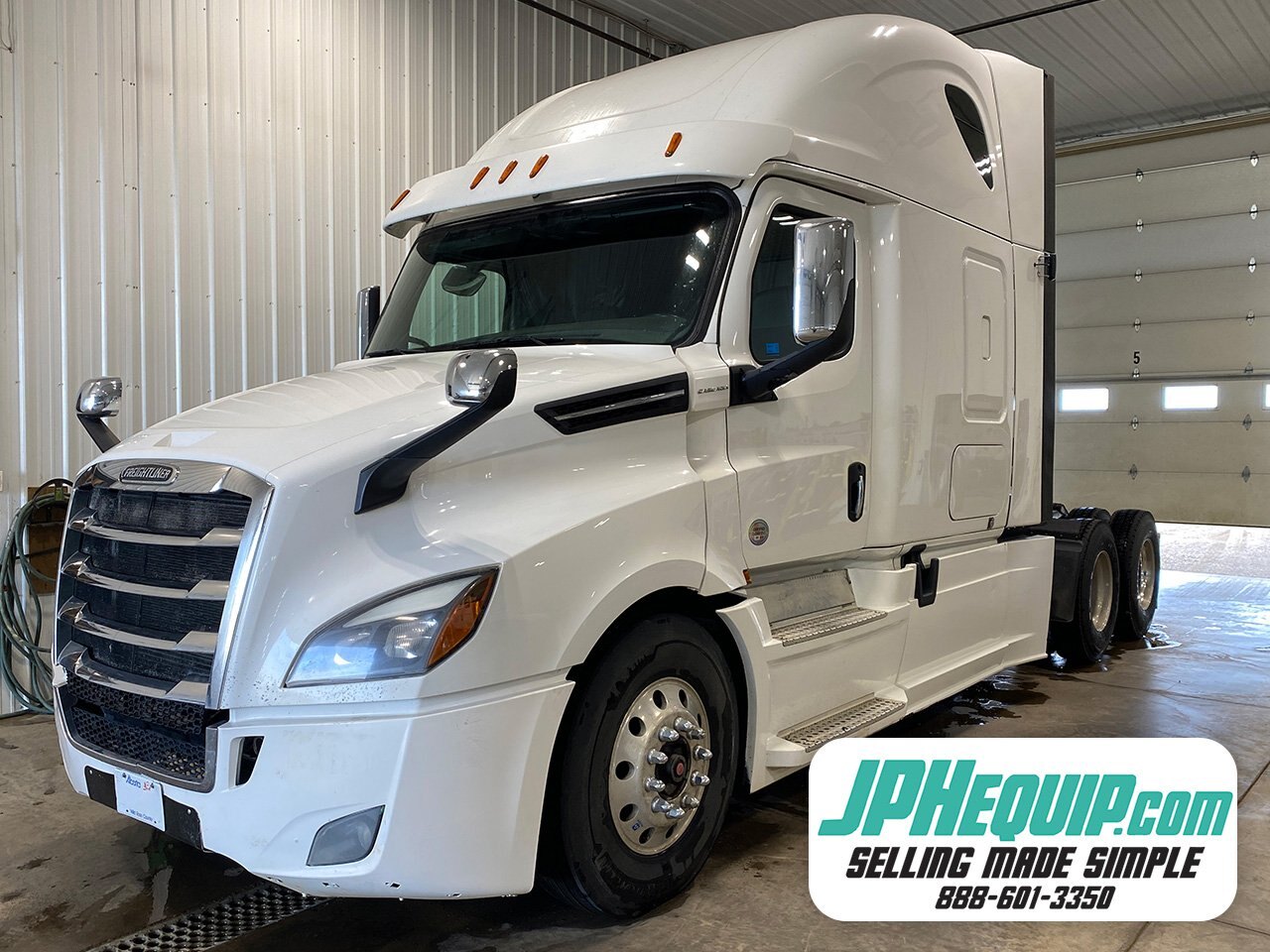 2019 Freightliner Cascadia 126 Sleeper Truck - Tandem Axle Raised Roof Sleeper Truck #9191 BP