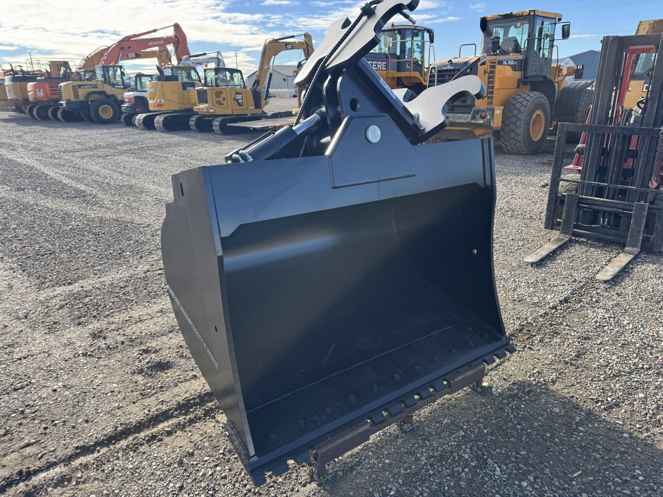 250 Series Excavator Hydraulic Twist tilt 72 inch Bucket #10373 JPH