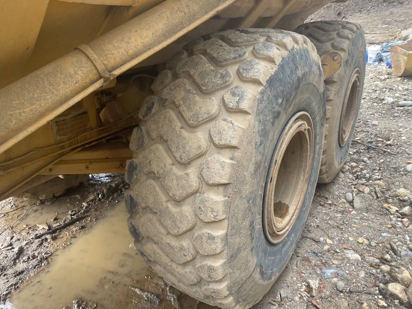 1995 Caterpillar D300D Articulated Rock Truck #9212 AS