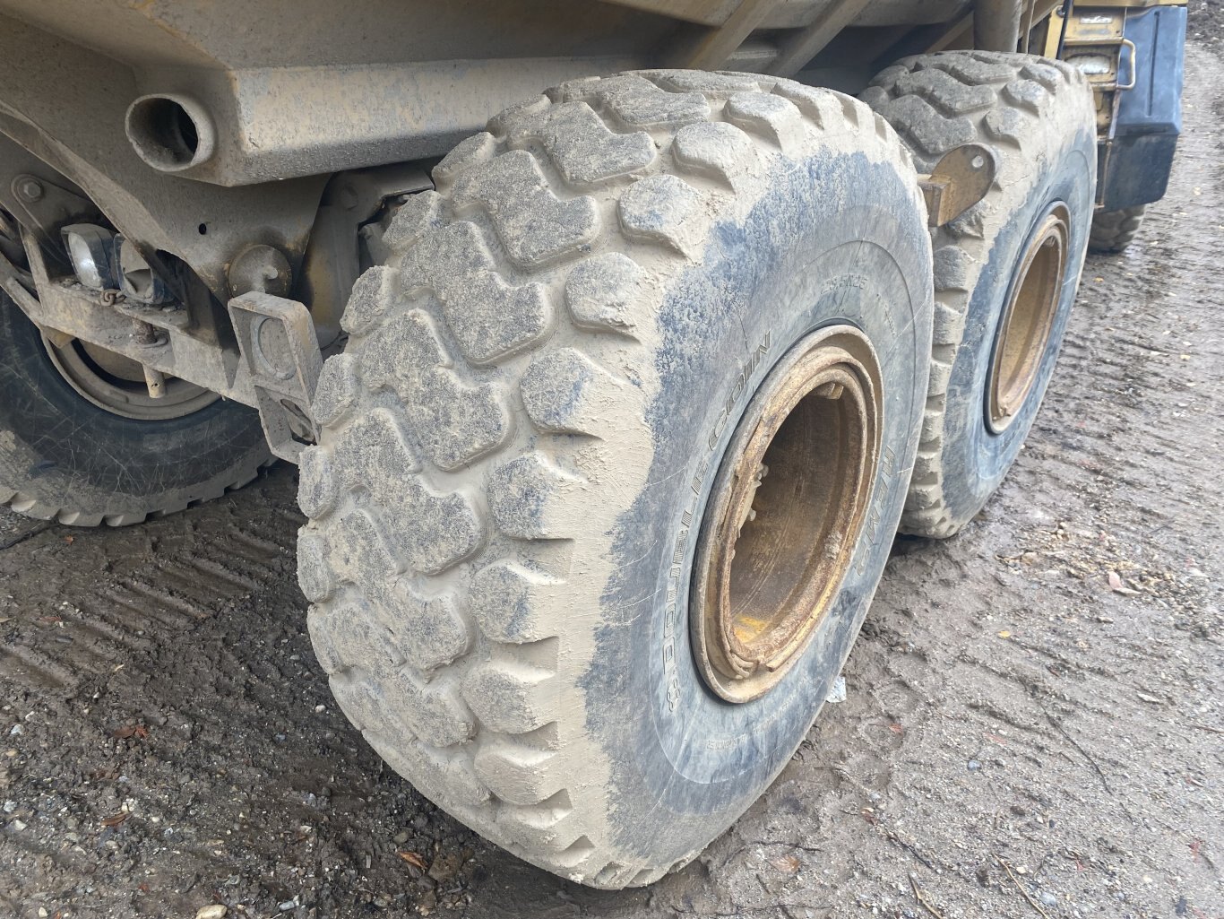 1995 Caterpillar D300D Articulated Rock Truck #9212 AS