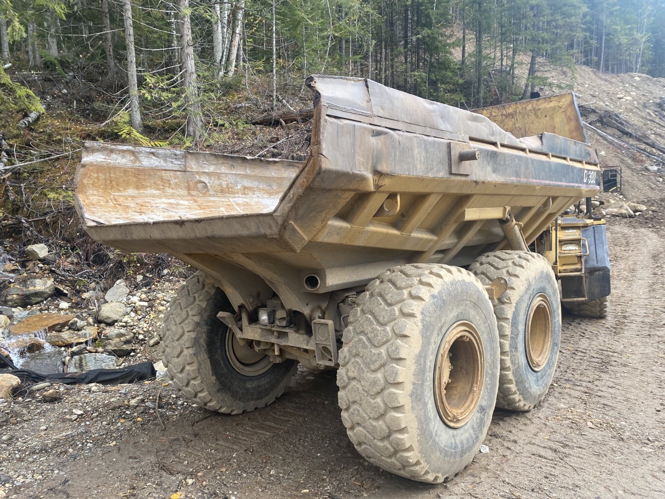 1995 Caterpillar D300D Articulated Rock Truck #9212 AS