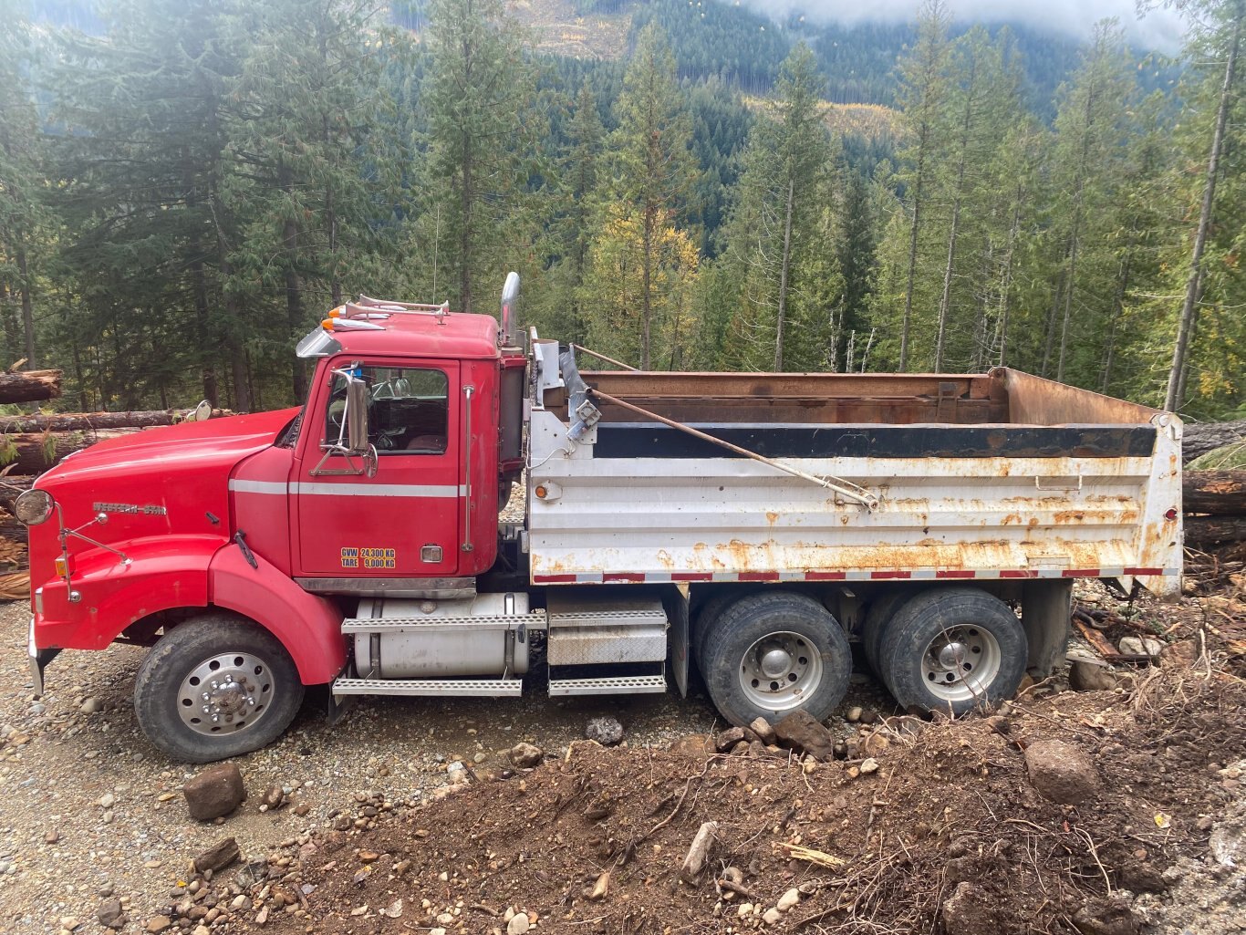 2004 Western Star 4900 SA Tandem Gravel Truck #9216 AS