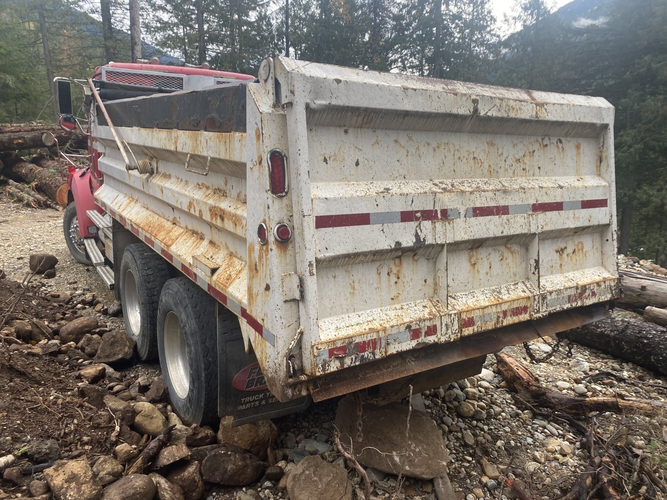 2004 Western Star 4900 SA Tandem Gravel Truck #9216 AS