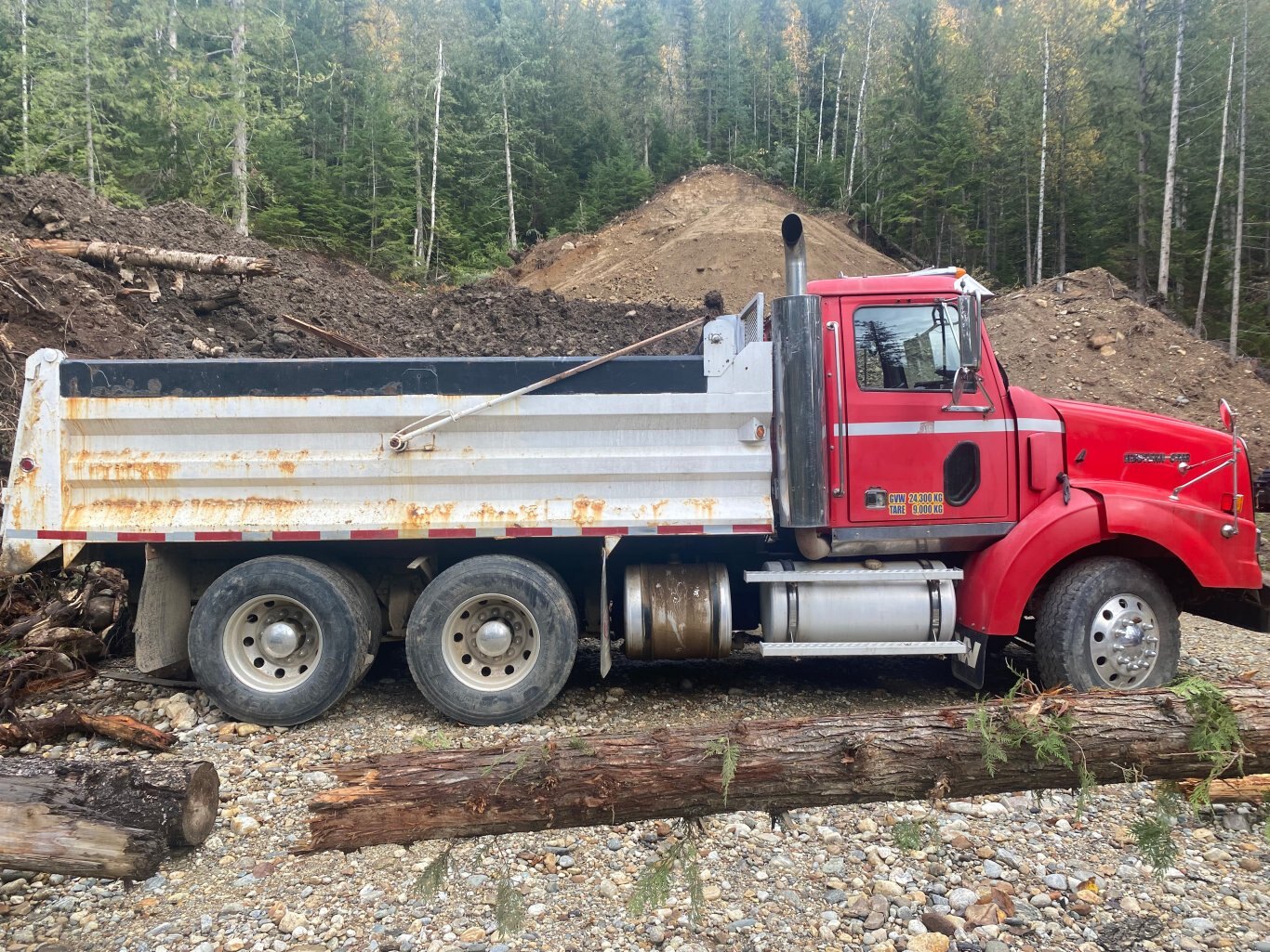 2004 Western Star 4900 SA Tandem Gravel Truck #9216 AS