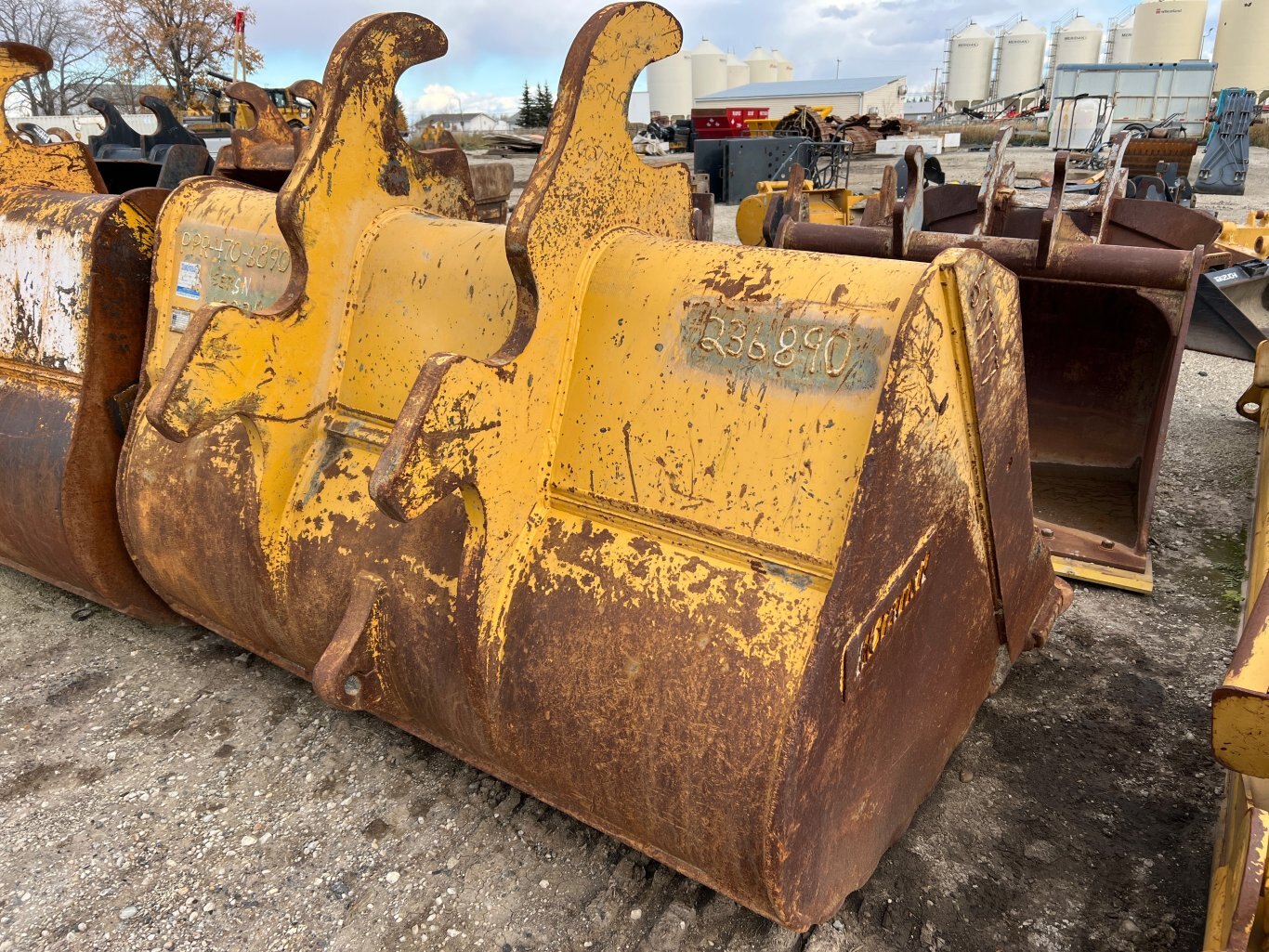 400 Series Brandt 84 Clean Up Bucket #9230 JF