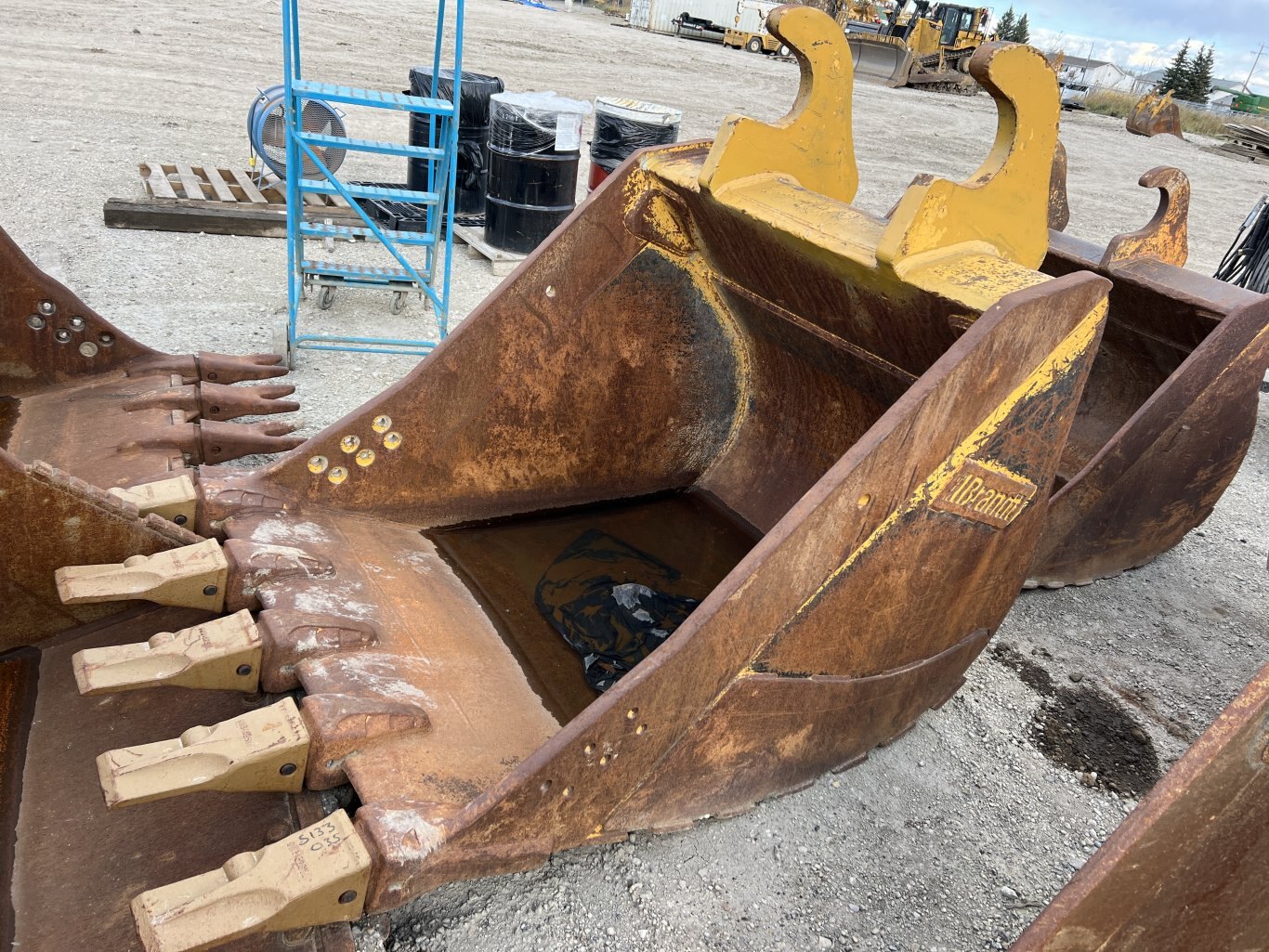 400 Series Brandt 54 Dig Bucket w/ New Teeth #9234 JF