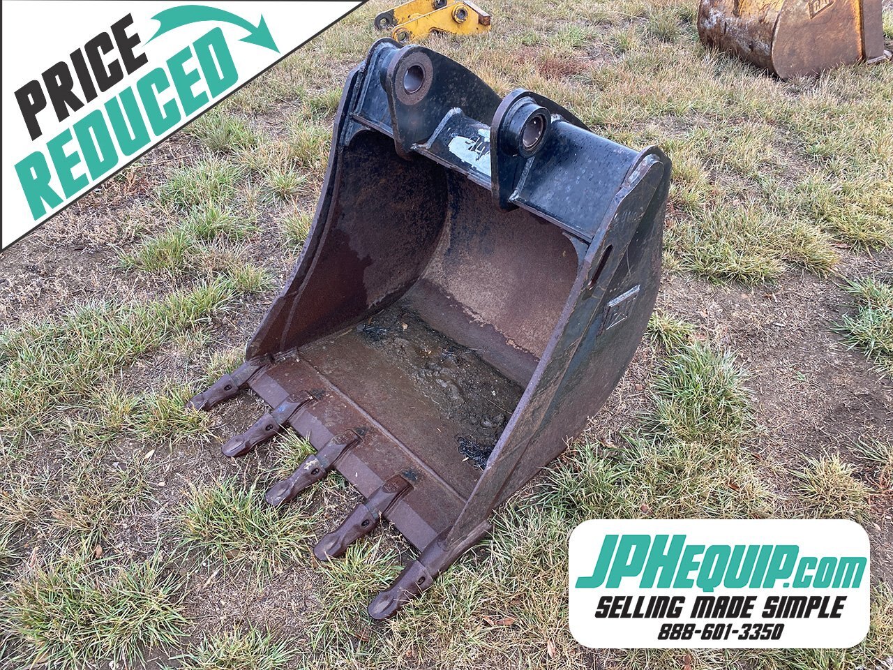 Backhoe Dig Bucket for Caterpillar 30 Inch Pin On Lugging Fits To: 416D, 420D, 420DIT, 424D, 428D, 430D, 430DIT, 432D, 438D, 442D Machines #9271 BP