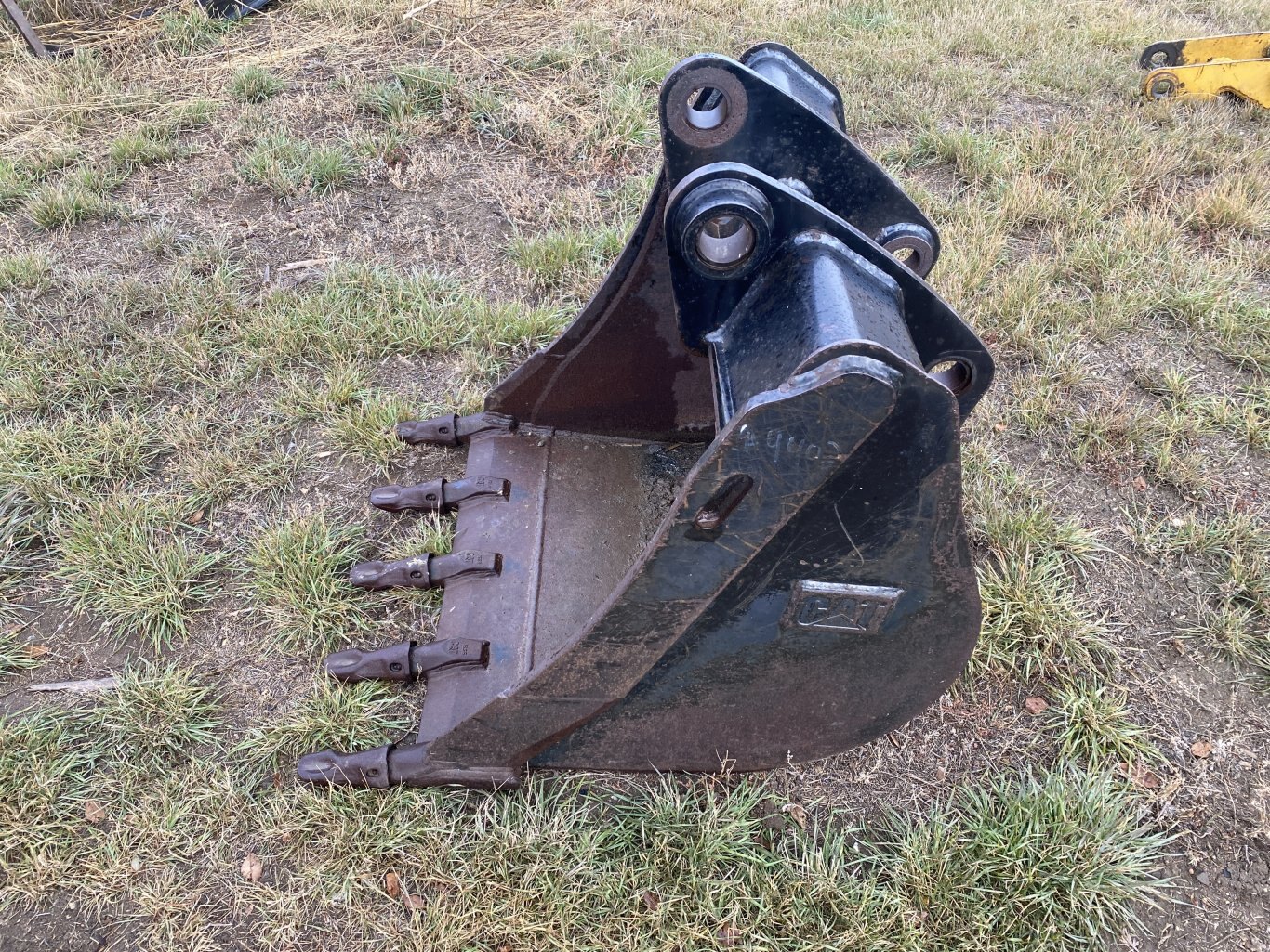 Backhoe Dig Bucket for Caterpillar 30 Inch Pin On Lugging Fits To: 416D, 420D, 420DIT, 424D, 428D, 430D, 430DIT, 432D, 438D, 442D Machines #9271 BP