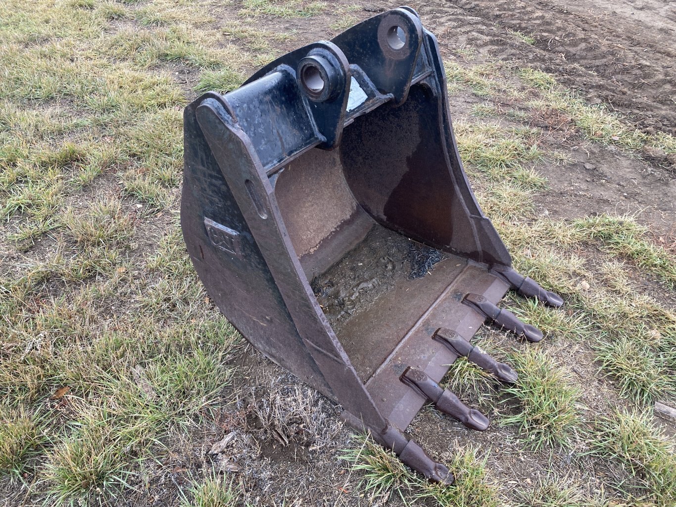 Backhoe Dig Bucket for Caterpillar 30 Inch Pin On Lugging Fits To: 416D, 420D, 420DIT, 424D, 428D, 430D, 430DIT, 432D, 438D, 442D Machines #9271 BP