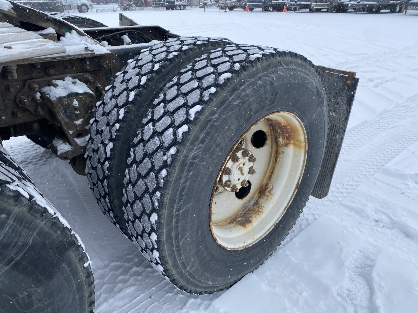 1998 Volvo VNL64 Highway Sleeper Truck #9283 AS