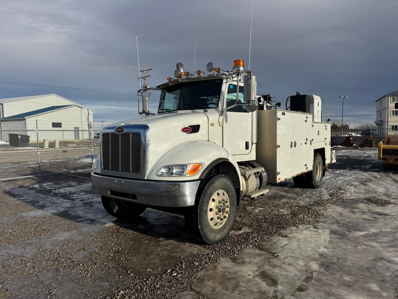 2013 Peterbilt Service Truck only 46,919 kms #9294 JP