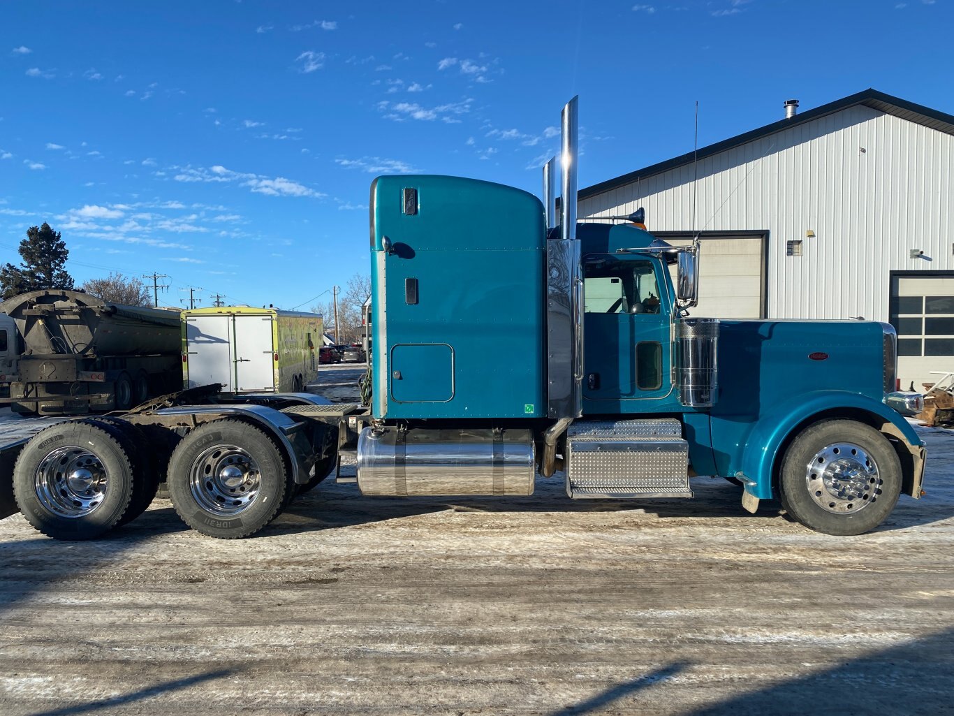 2015 Peterbilt 389 Sleeper Truck with Raised Roof #9296 BP