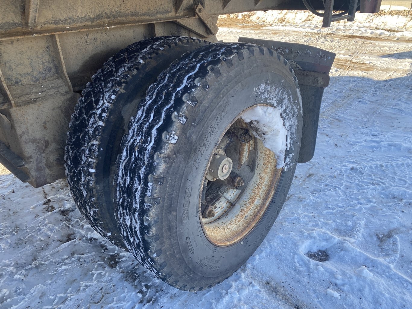 1995 Midland End Dump Trailer ** Wholesale Unit ** Triaxle Grain Trailer #9299 BP