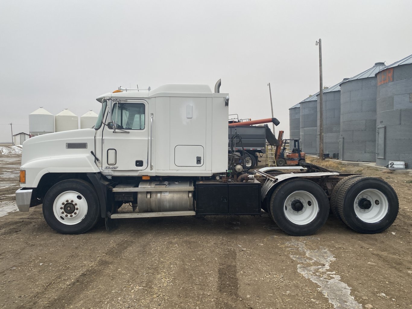 1999 Mack CH613 Sleeper Truck ** Wholesale Unit **     #9300 BP