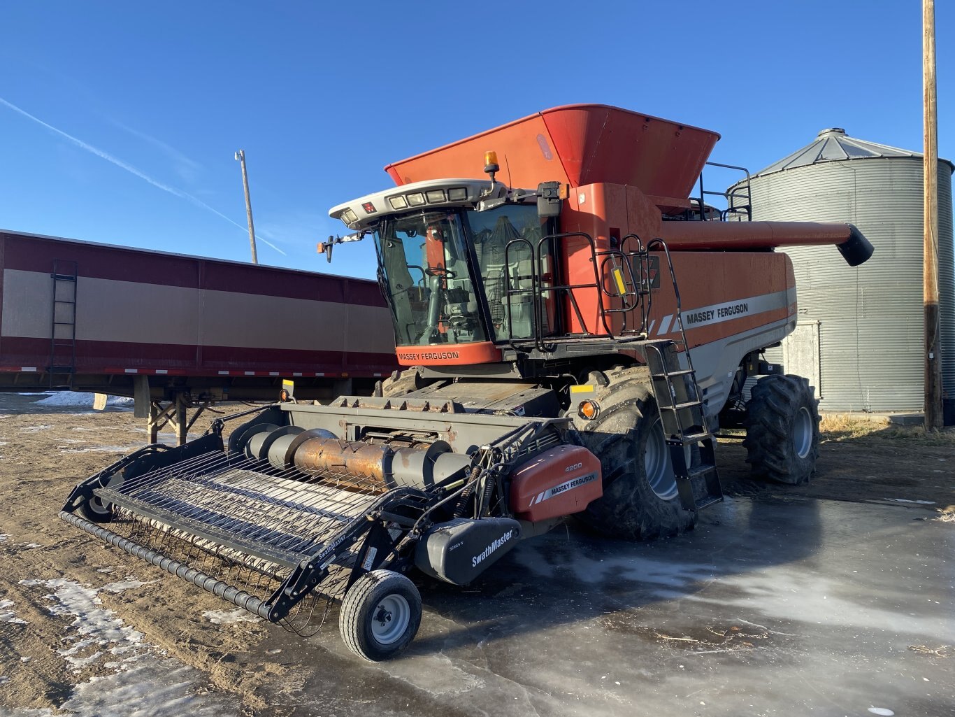 2007 Massey Ferguson 9895 Combine with 14ft Pickup Header **Wholesale Unit** #9309 BP