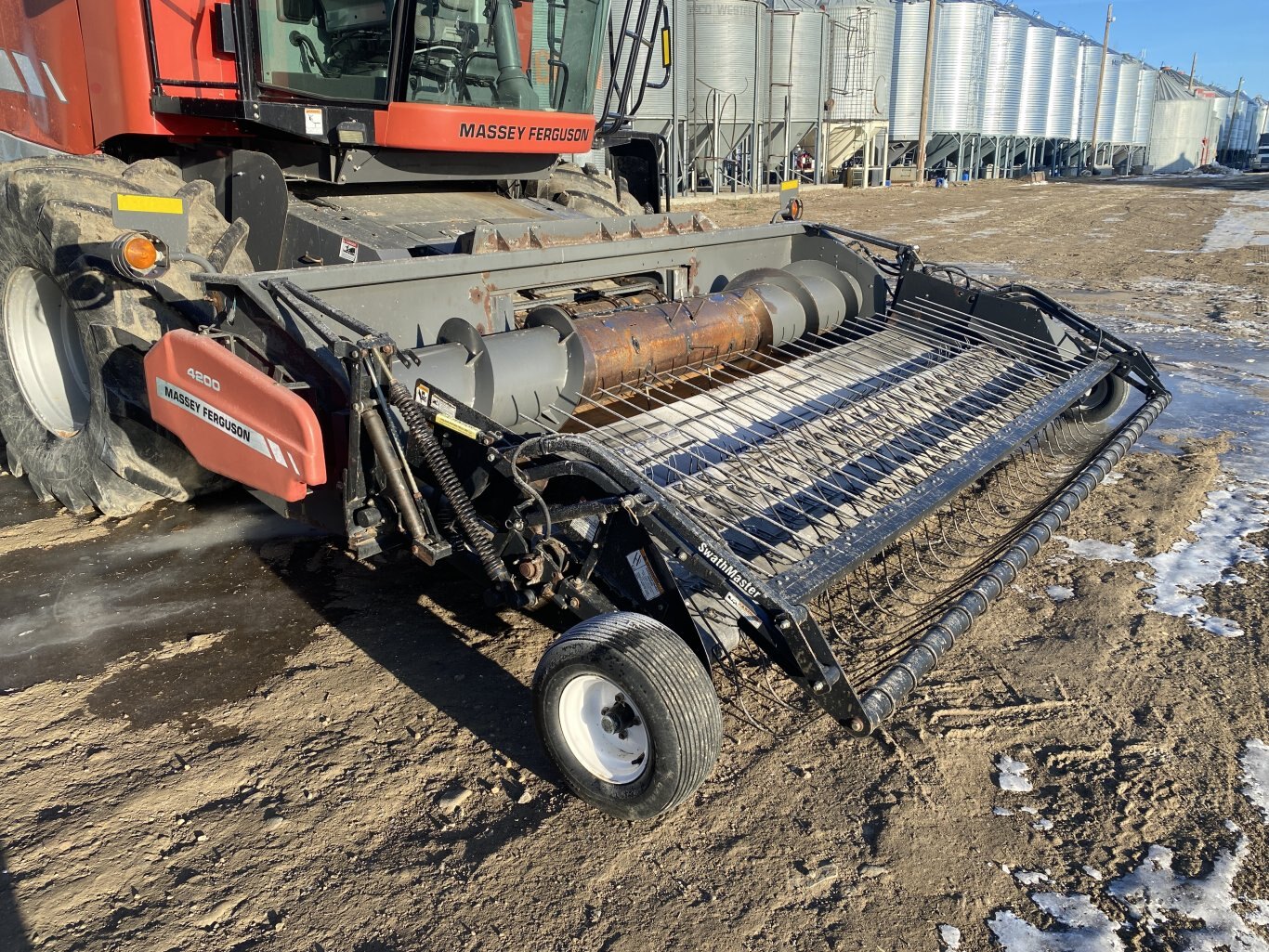 2007 Massey Ferguson 9895 Combine with 14ft Pickup Header **Wholesale Unit** #9309 BP