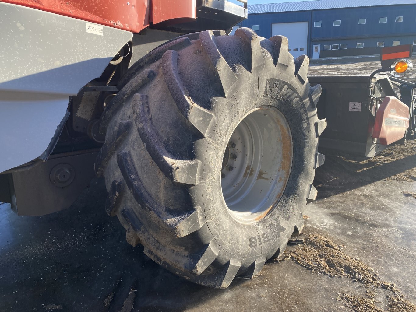 2007 Massey Ferguson 9895 Combine with 14ft Pickup Header **Wholesale Unit** #9309 BP