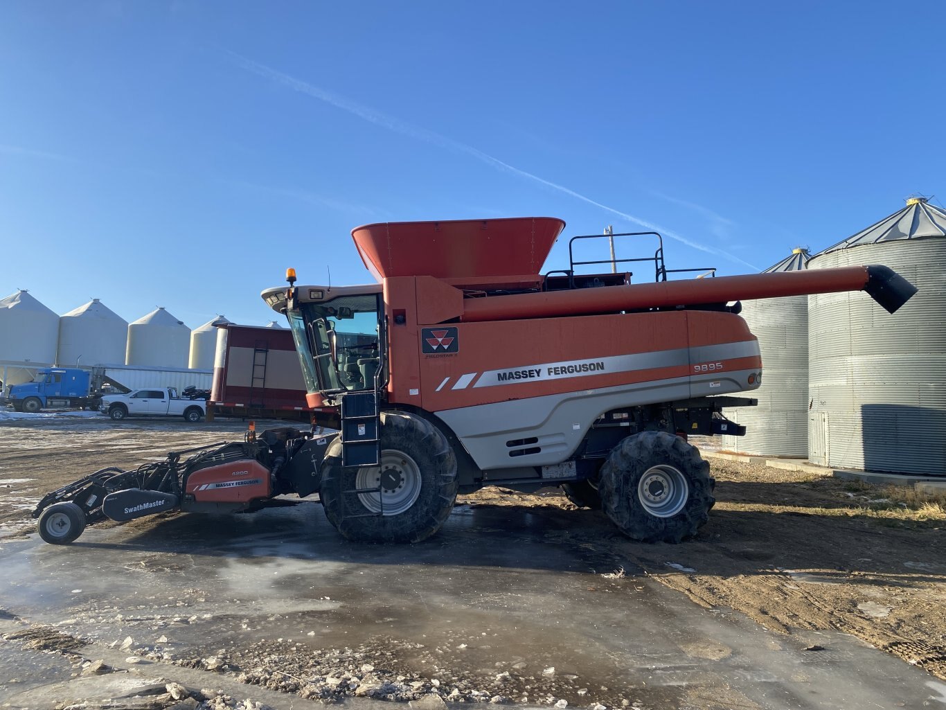 2007 Massey Ferguson 9895 Combine with 14ft Pickup Header **Wholesale Unit** #9309 BP