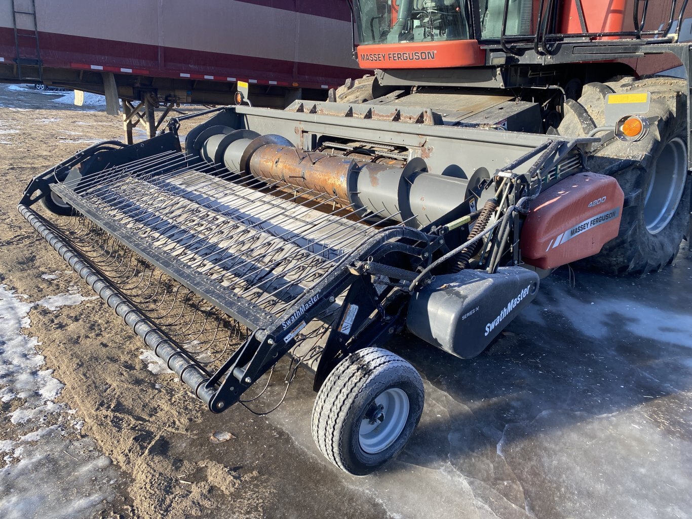 2007 Massey Ferguson 9895 Combine with 14ft Pickup Header **Wholesale Unit** #9309 BP