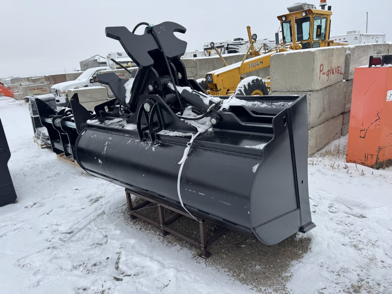 250 Series 96in Twist Excavator Manure Feedlot Bucket #10243 JPH