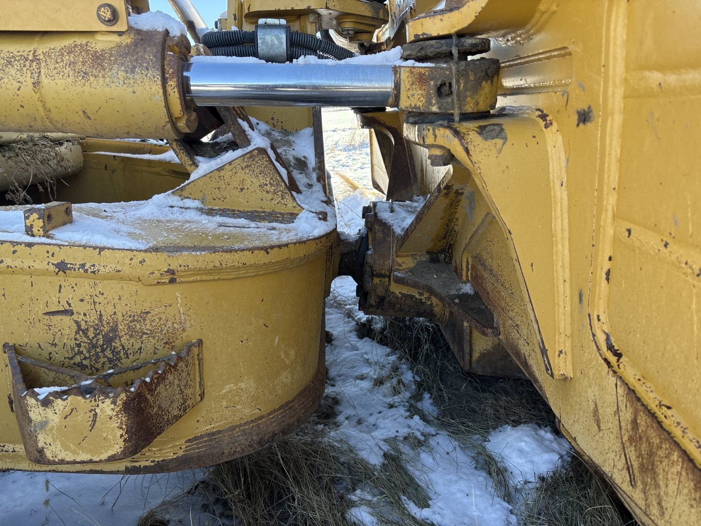 2014 Caterpillar D6T LGP Dozer and Multi Shank Ripper #9323 AS