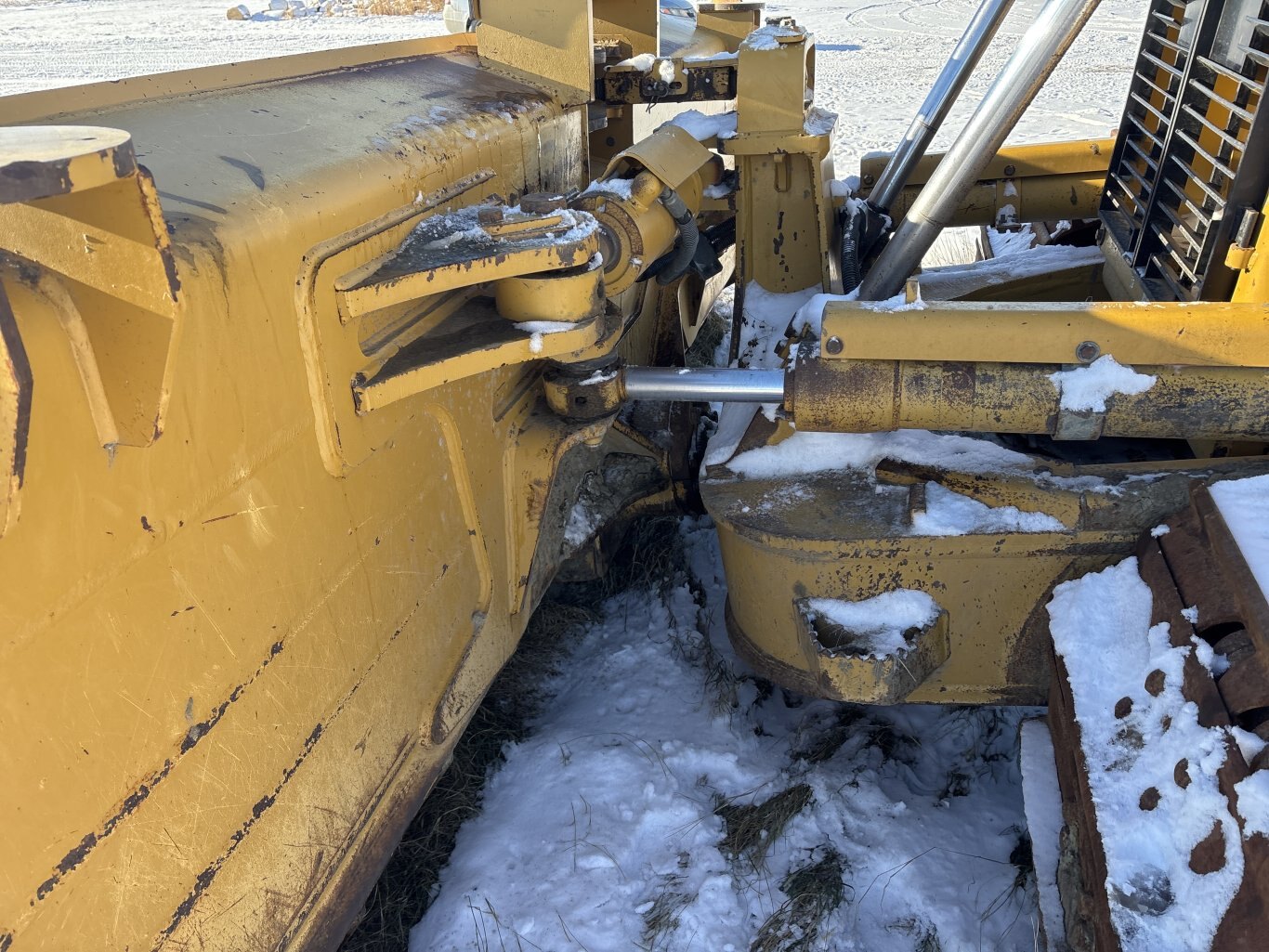 2014 Caterpillar D6T LGP Dozer and Multi Shank Ripper #9323 AS