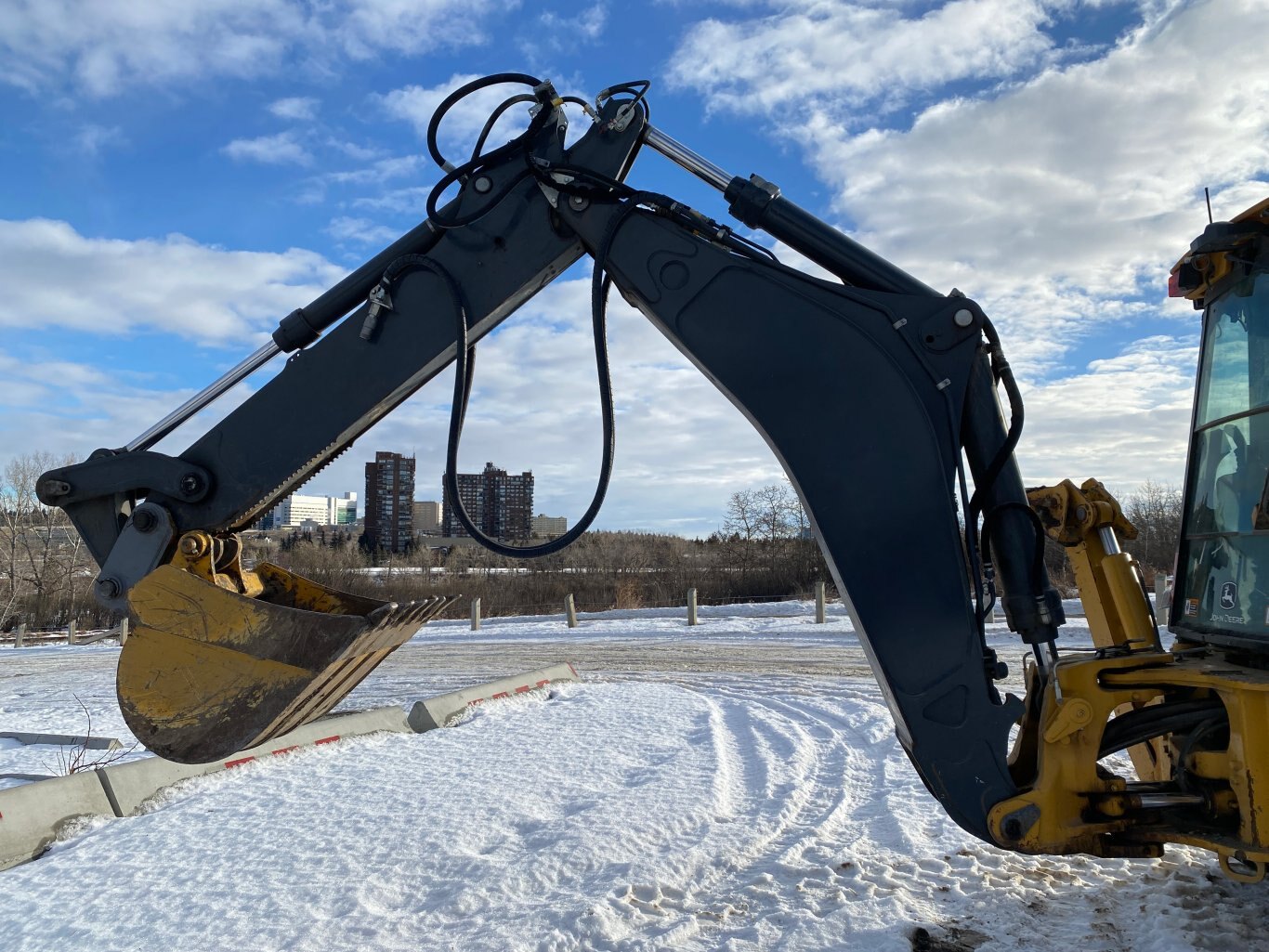 2018 Deere 710L Backhoe 4X4 Backhoe #9339 BP