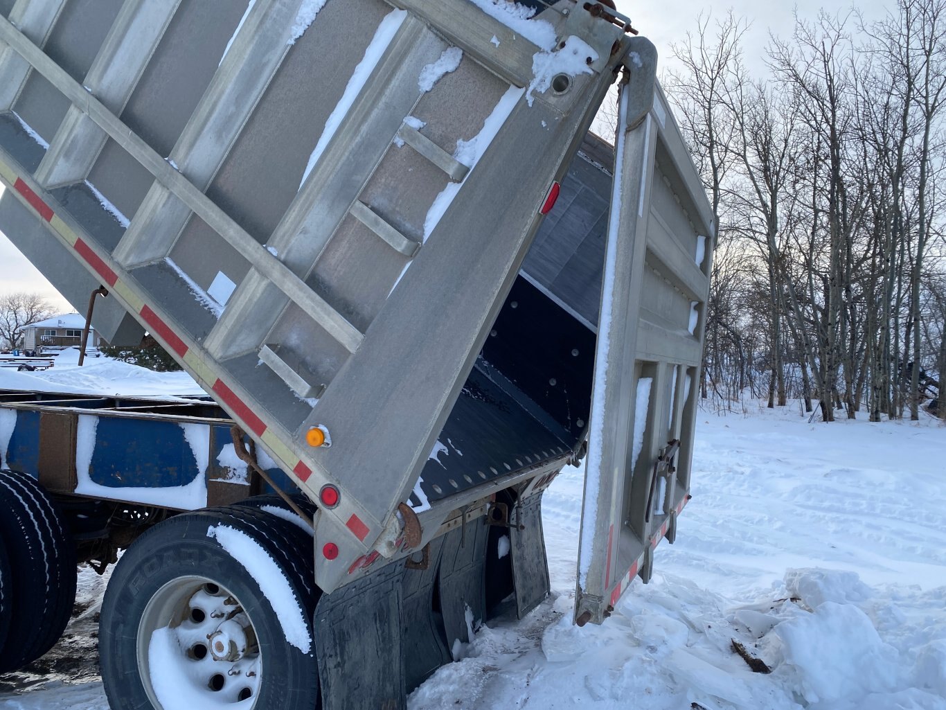 2006 FMG End Dump Trailer Tandem Axle *** Wholesale Unit *** #9358 BP