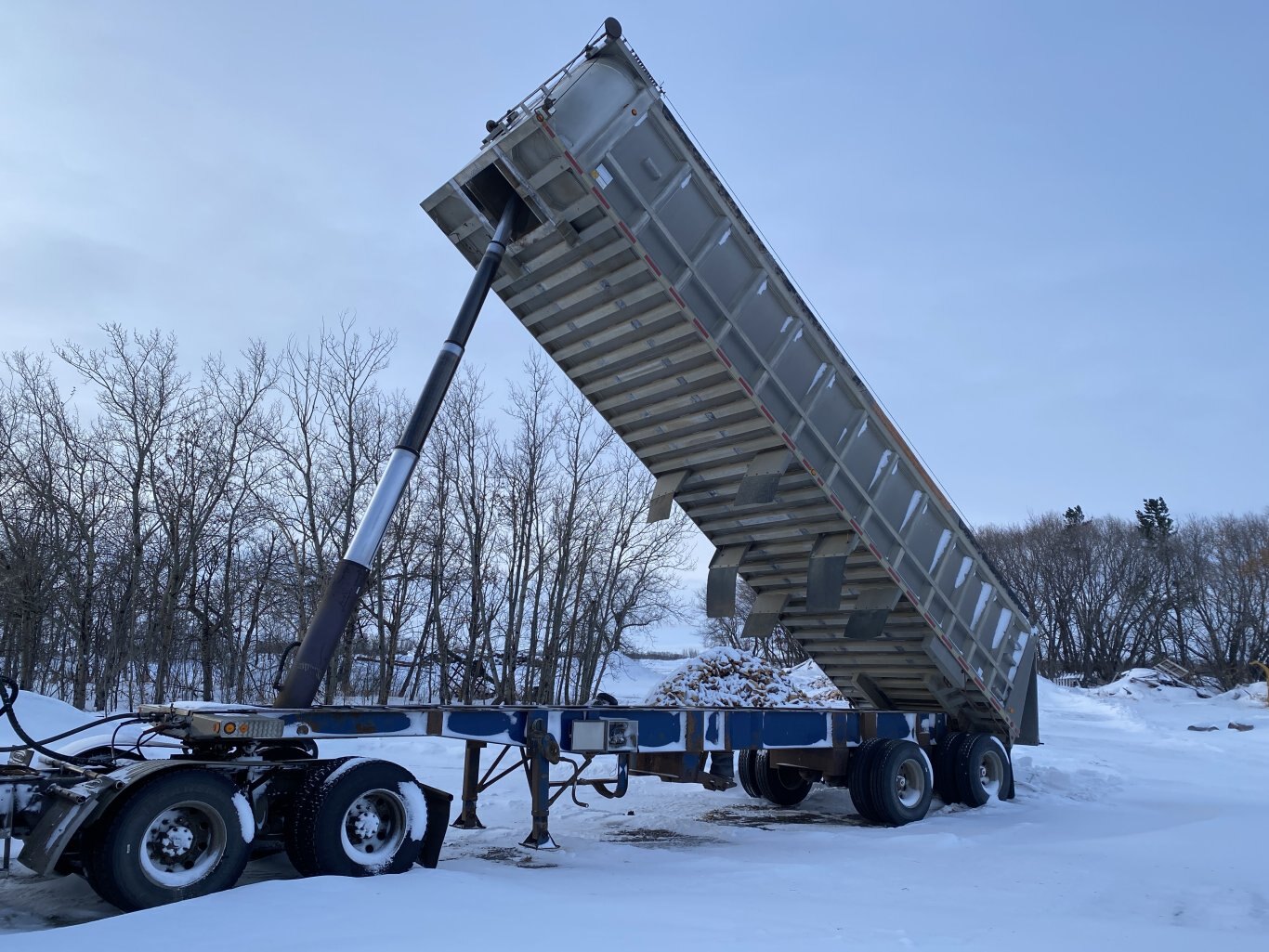 2006 FMG End Dump Trailer Tandem Axle *** Wholesale Unit *** #9358 BP