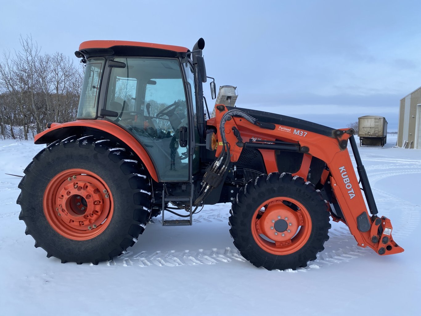 2019 Kubota M5 091D Tractor 4WD w/ M37 Loader & Bucket #9359 BP