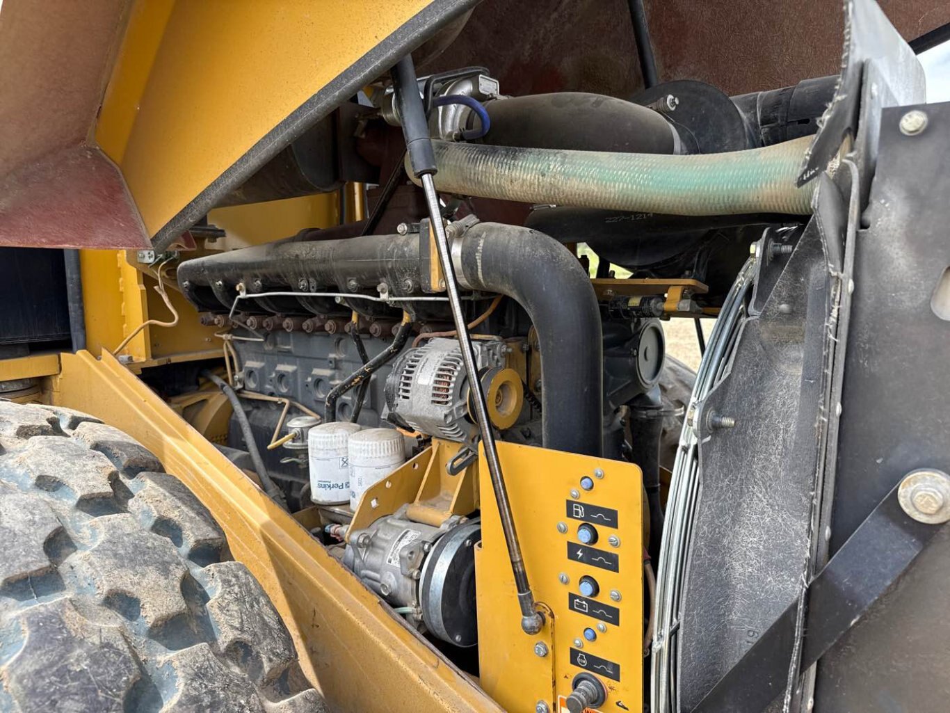 2006 CAT CS583E Smooth Drum Compactor #9400 JP