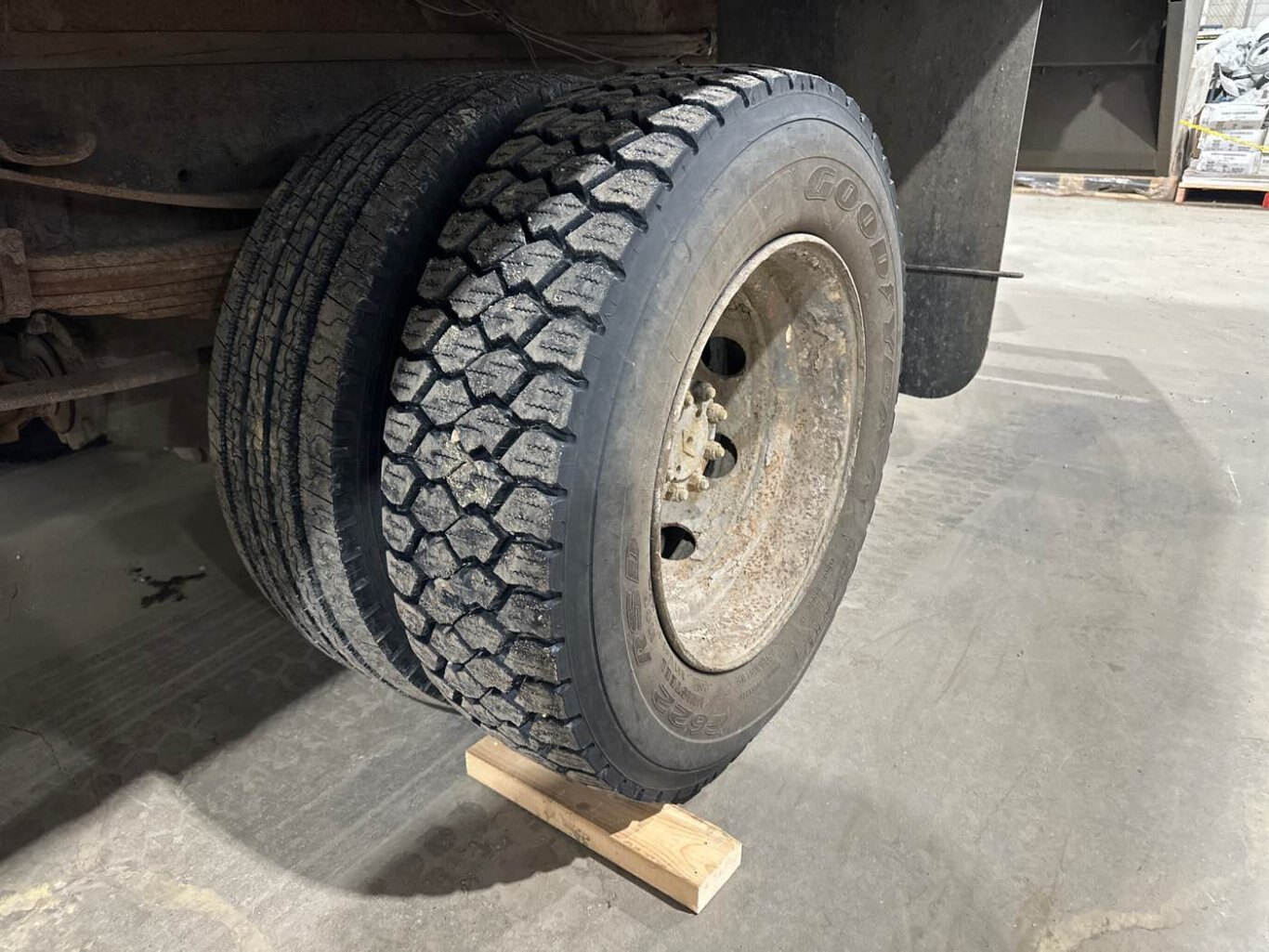 1991 International 4700 (4x2) Sanding Truck #9420 JA