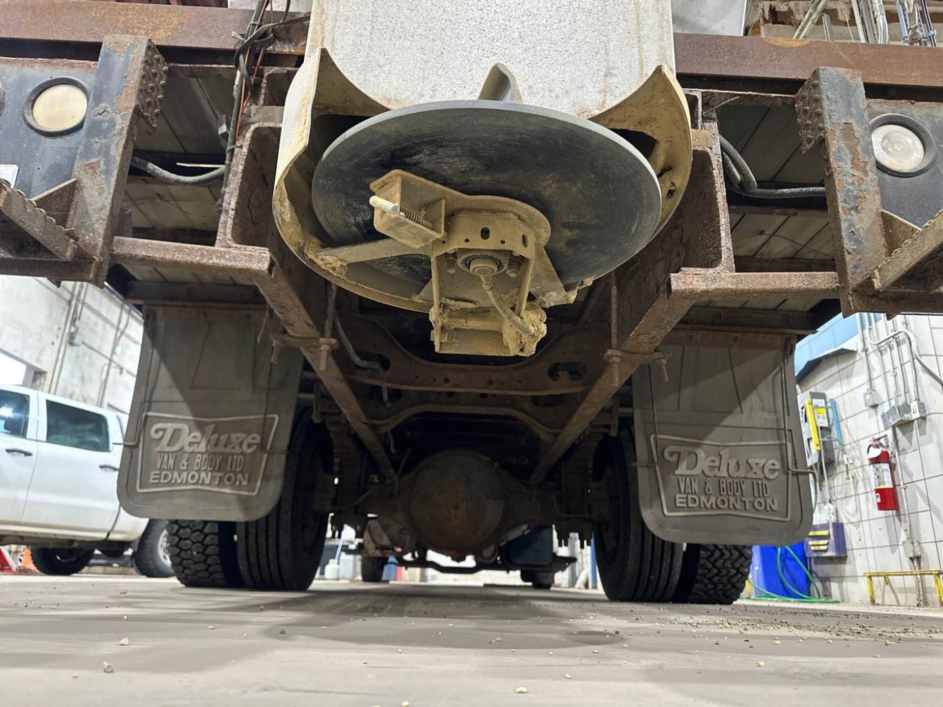 1991 International 4700 (4x2) Sanding Truck #9420 JA