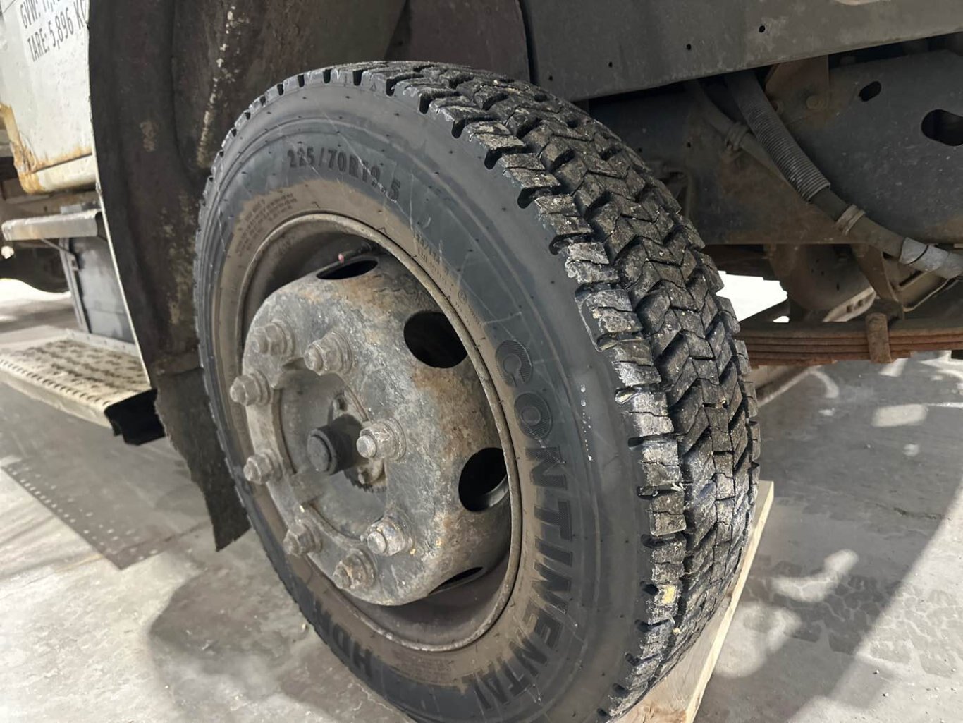 1991 International 4700 (4x2) Sanding Truck #9420 JA