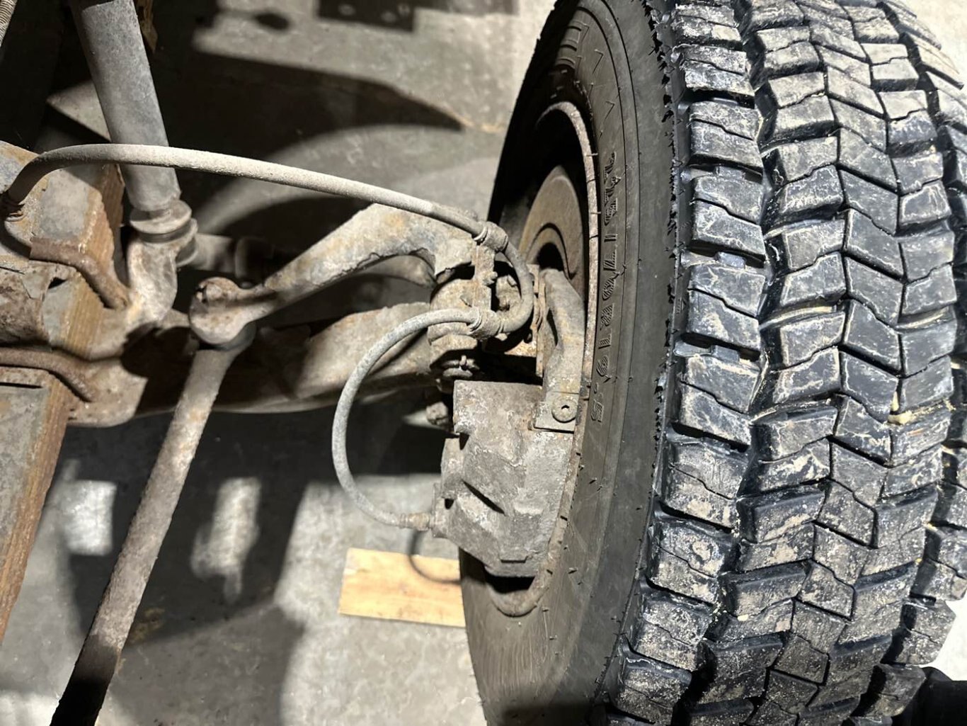 1991 International 4700 (4x2) Sanding Truck #9420 JA