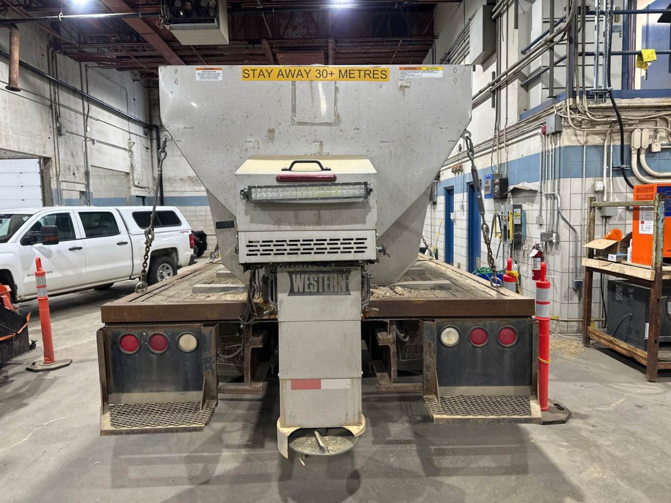 1991 International 4700 (4x2) Sanding Truck #9420 JA