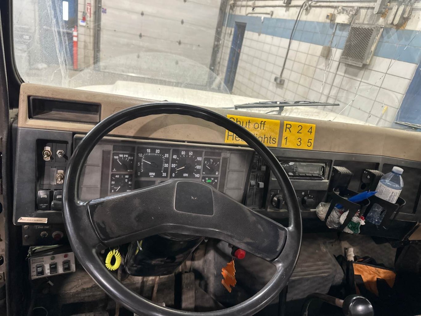 1991 International 4700 (4x2) Sanding Truck #9420 JA