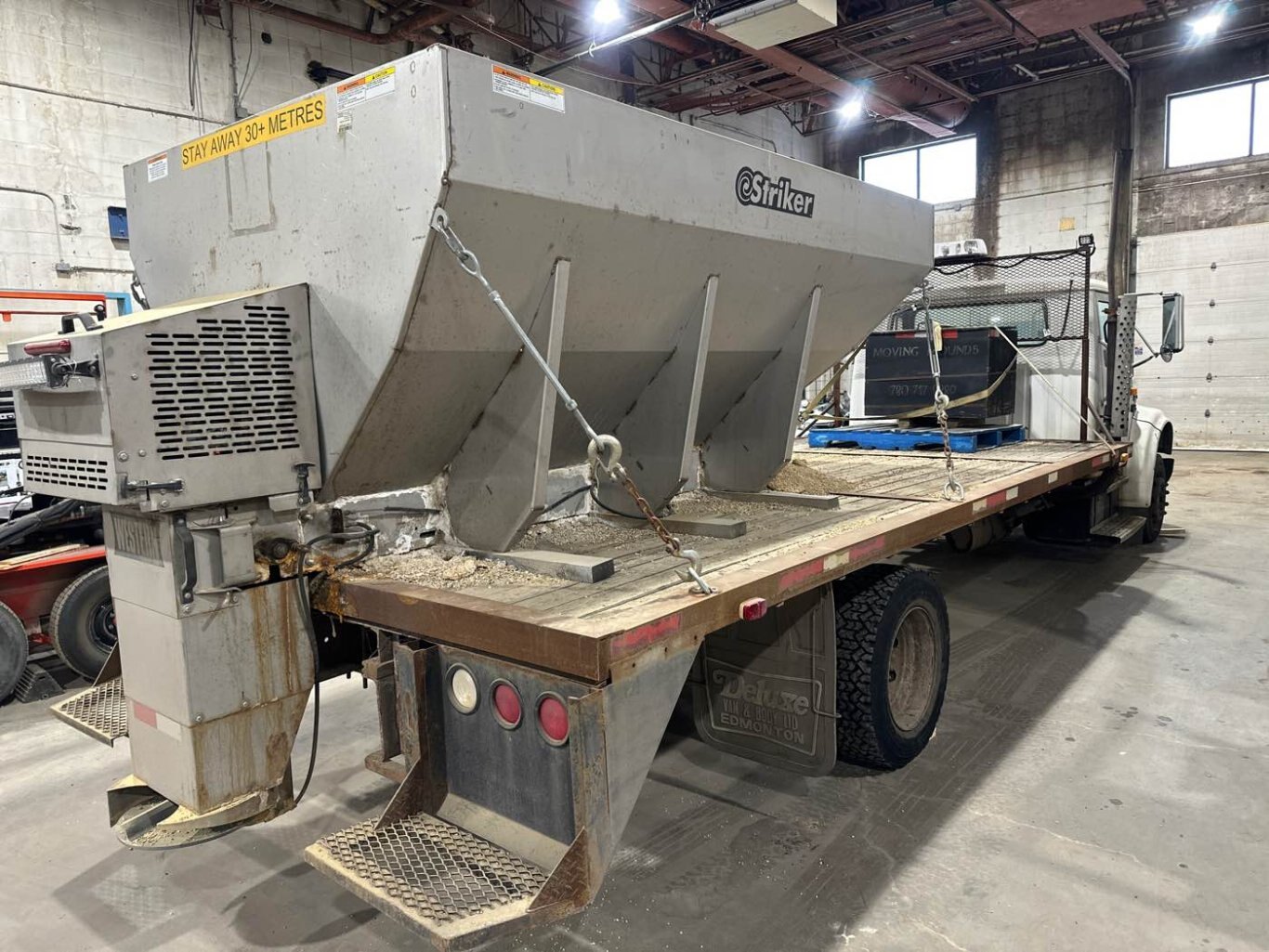 1991 International 4700 (4x2) Sanding Truck #9420 JA