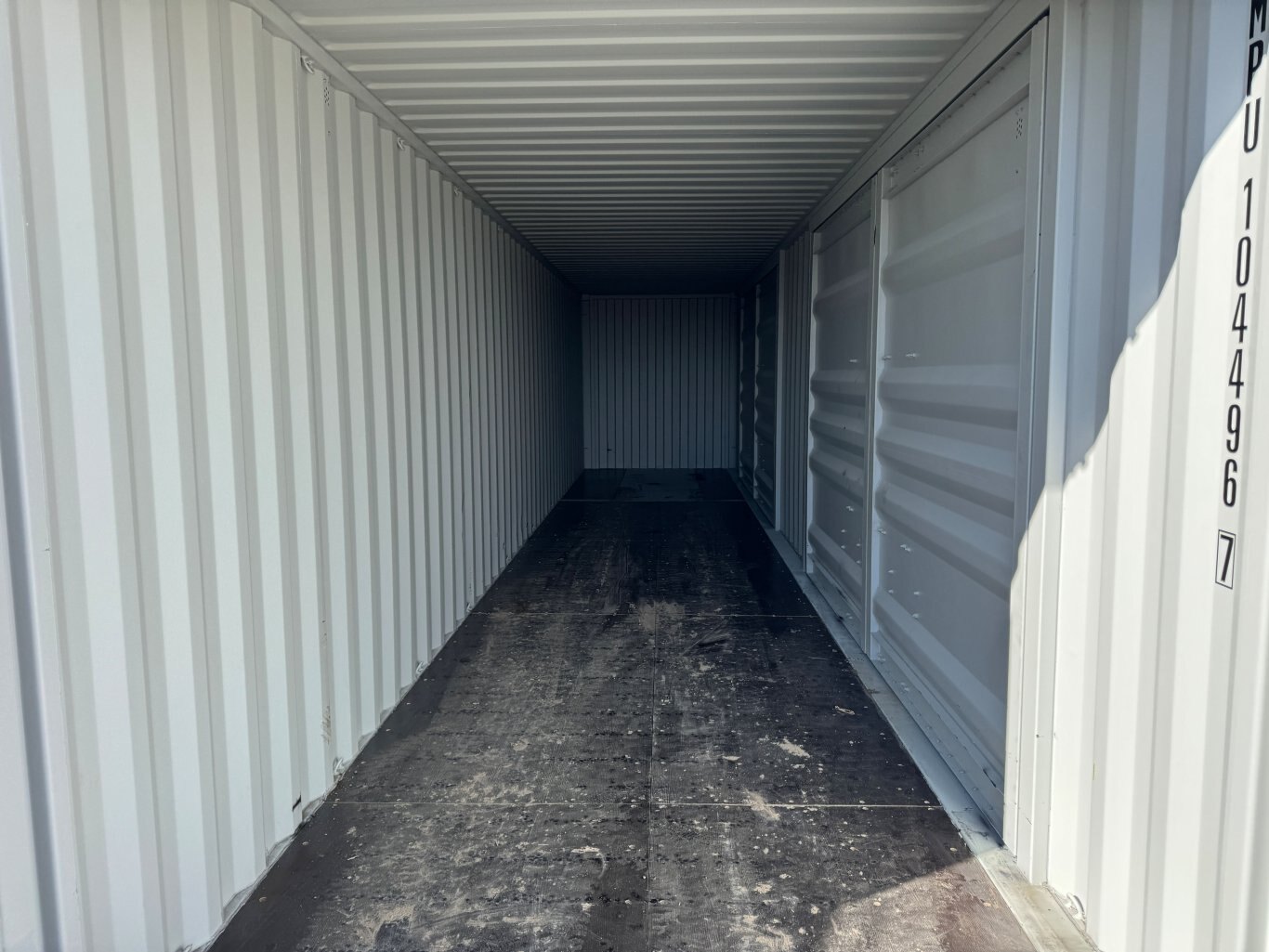 40' Seacan 1 Front & 2 Large Side Doors 1 Trip #10508 JPH