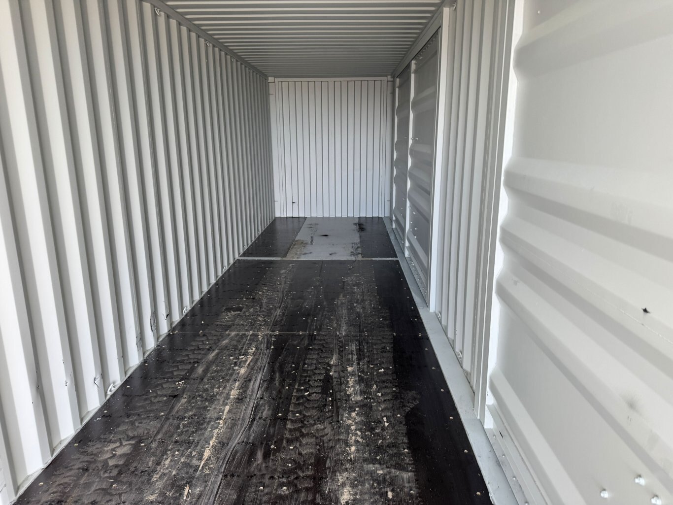 40' Seacan 1 Front & 2 Large Side Doors 1 Trip #10508 JPH