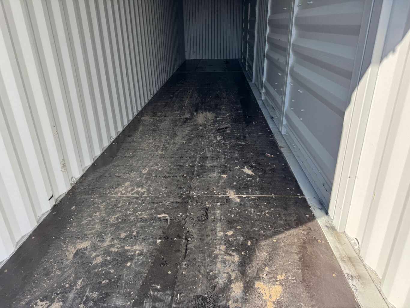 40' Seacan 1 Front & 2 Large Side Doors 1 Trip #10508 JPH