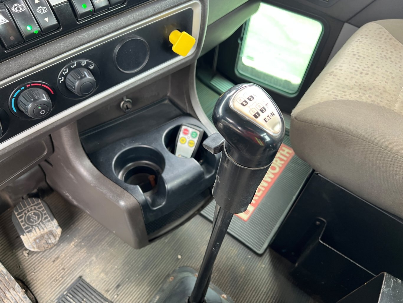 2016 Kenworth T4 Cable Deck Truck Car Hauler / Tow Truck Day Cab #9486 BP