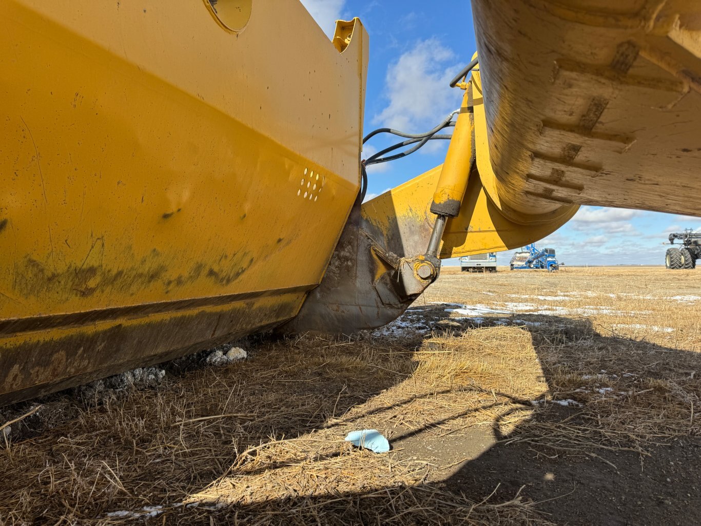 2006 Humdinger 19 cu. yd. Pull Scraper #9489 JP