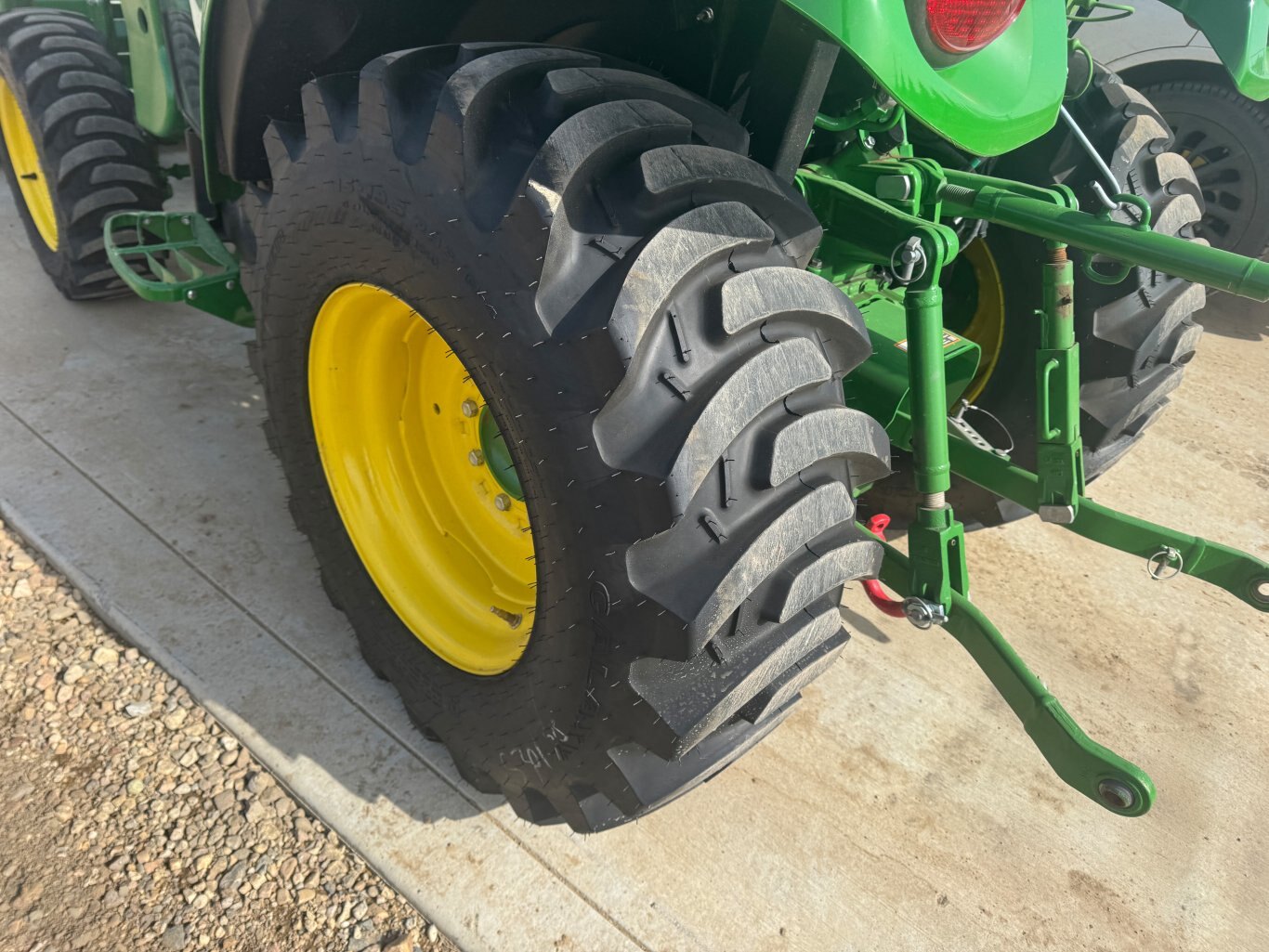 2022 John Deere 3039R Tractor with Front Loader #9504 JP