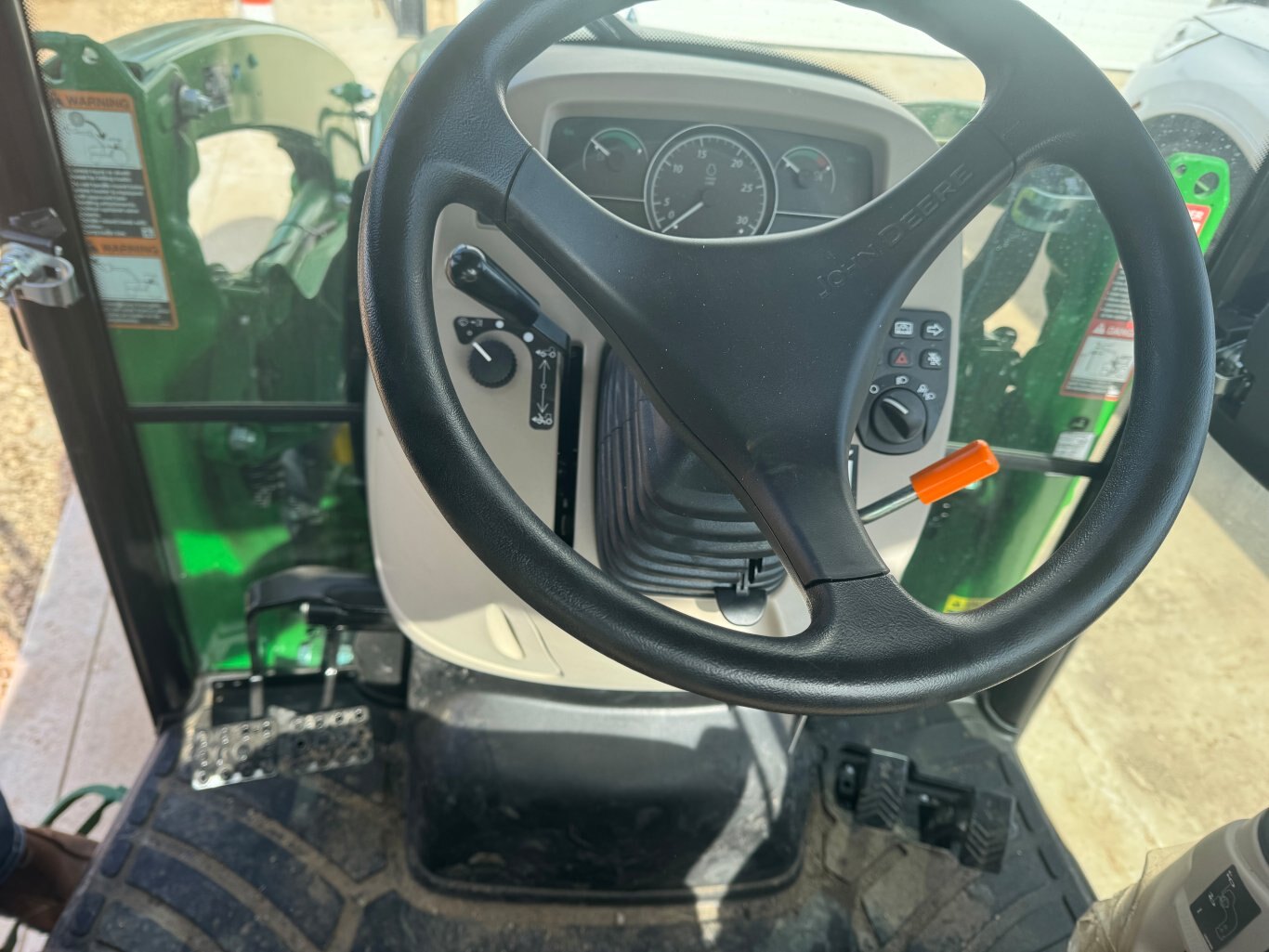 2022 John Deere 3039R Tractor with Front Loader #9504 JP