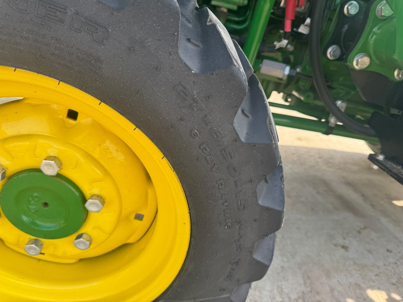 2022 John Deere 3039R Tractor with Front Loader #9504 JP