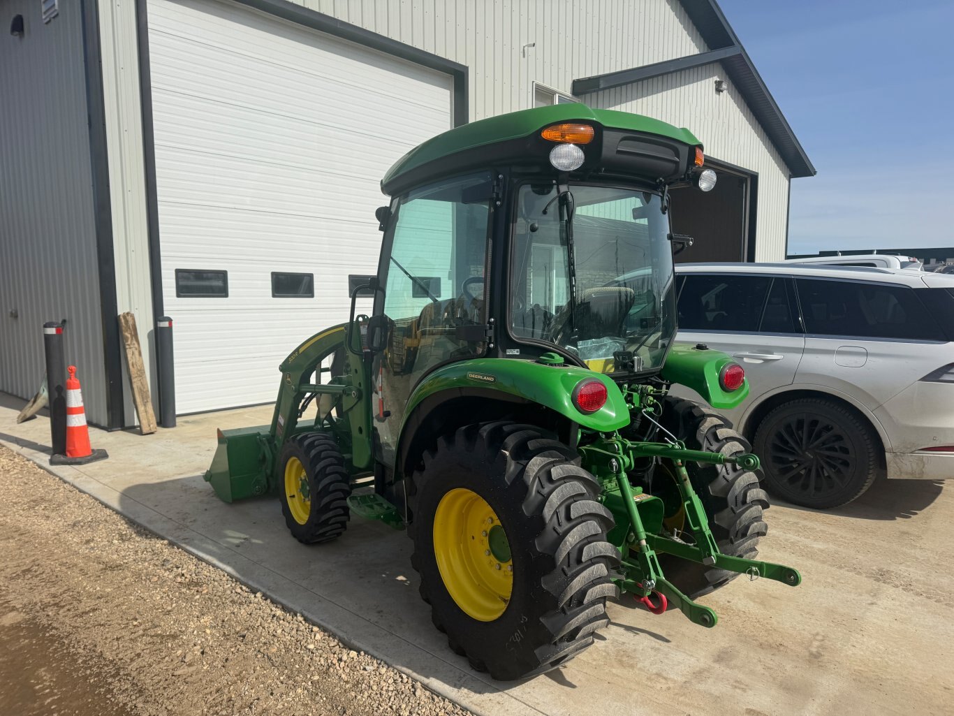 2022 John Deere 3039R Tractor with Front Loader #9504 JP