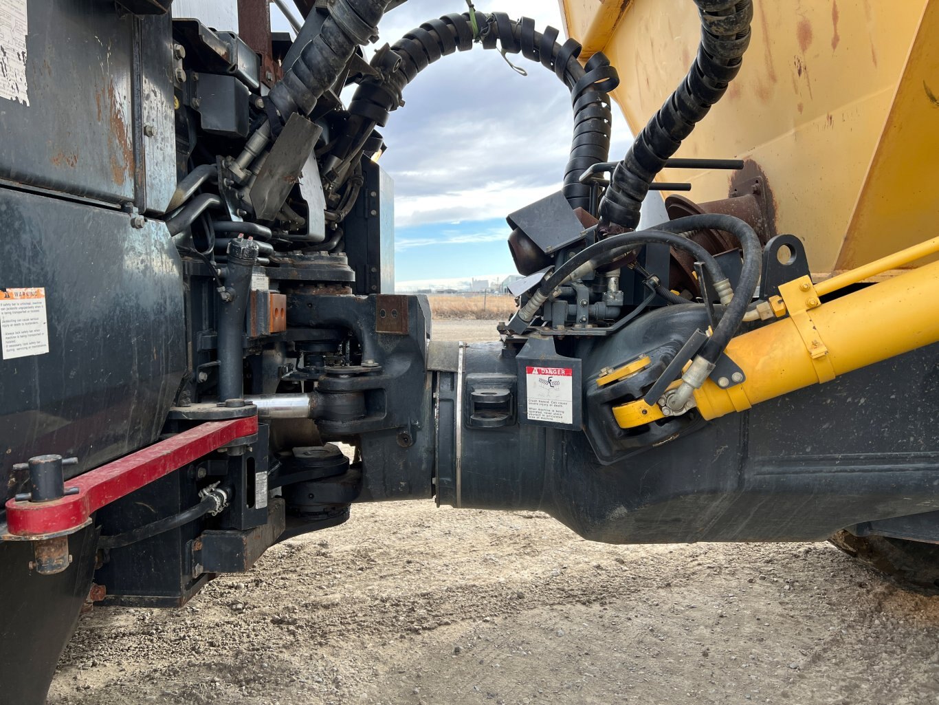 2014 Komatsu HM400 3 Rock Truck / 40 Ton Off Highway Truck #9565 BP