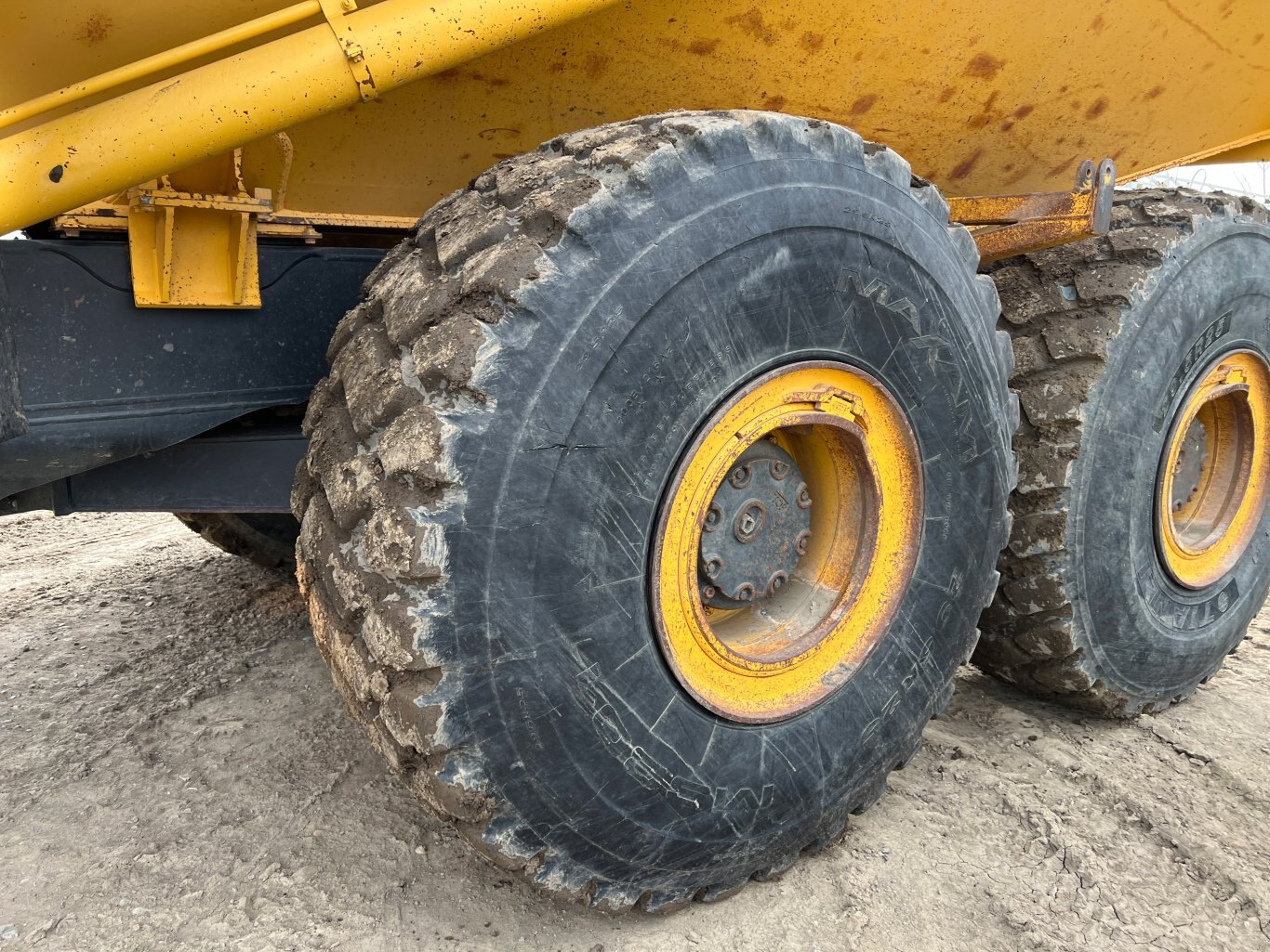 2014 Komatsu HM400 3 Rock Truck / 40 Ton Off Highway Truck #9565 BP