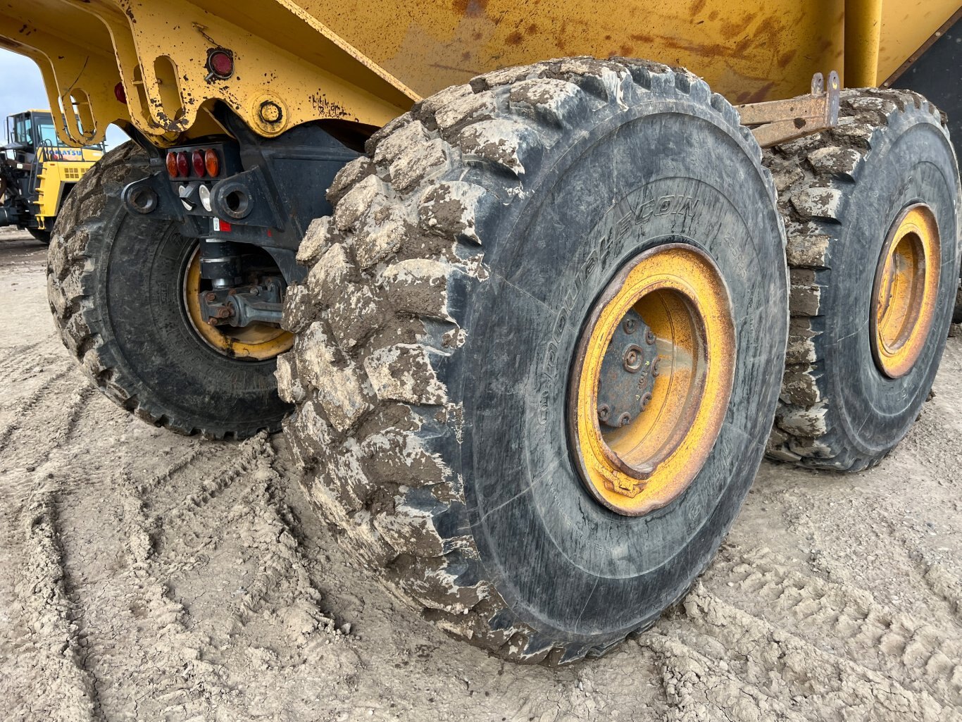 2014 Komatsu HM400 3 Rock Truck / 40 Ton Off Highway Truck #9565 BP